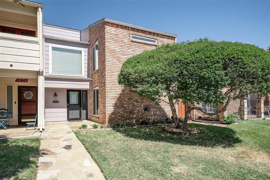 1672 Choteau Circle, Grapevine, TX 76051