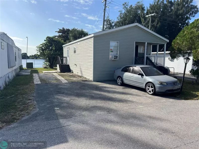 2816 NW 29th ST, Oakland Park, FL 33311