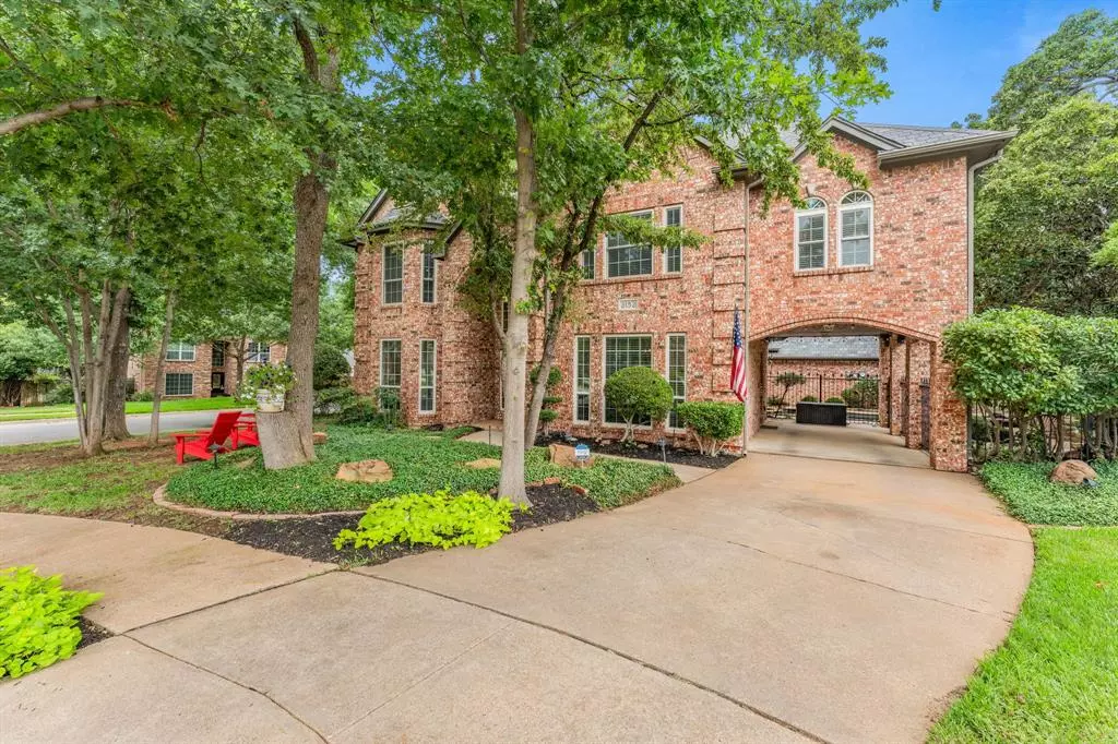 Grapevine, TX 76051,2152 Brownstone Court