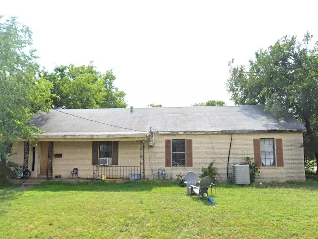 Henrietta, TX 76365,501 S Clay Street