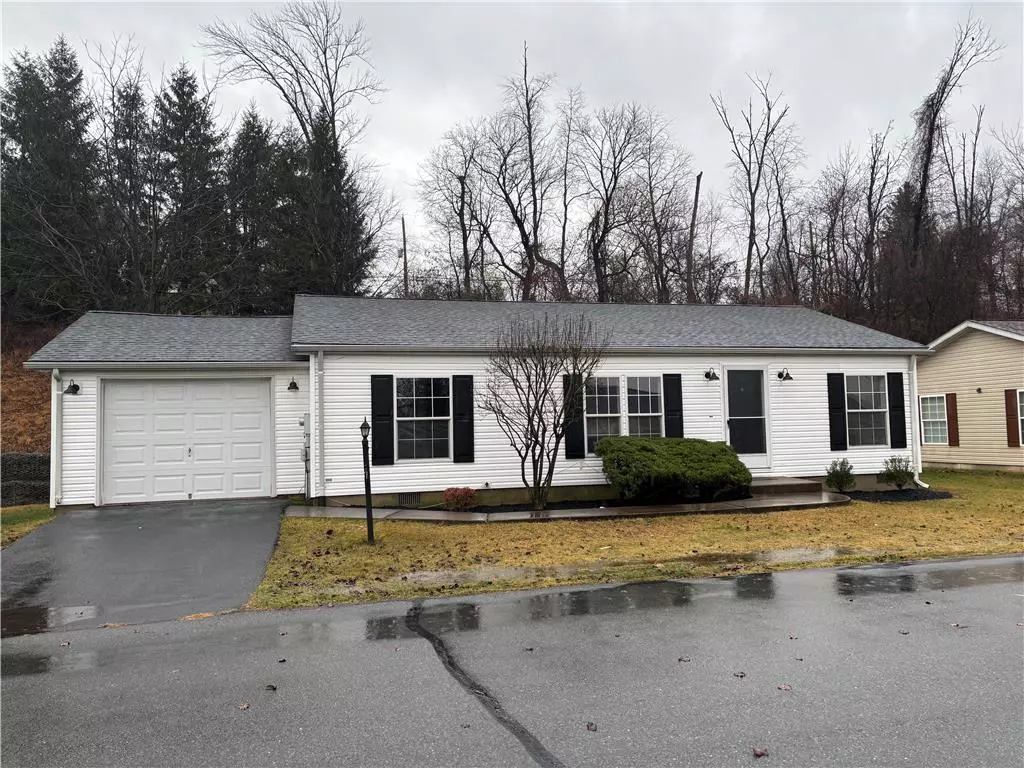 Forks Twp, PA 18040,13 Abbey Road