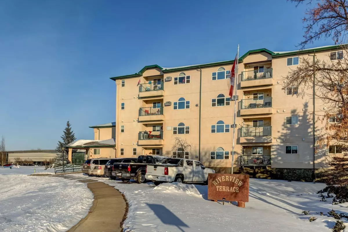 Drumheller, AB T0J 0Y4,280 Riverside DR East #304