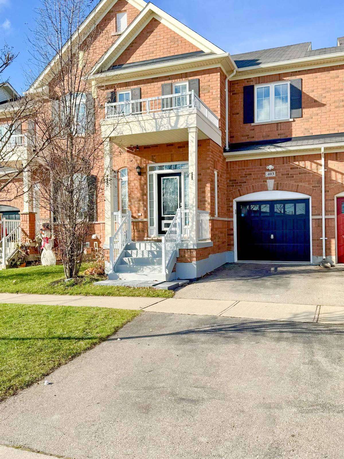 Milton, ON L9T 7Y2,403 Landsborough AVE