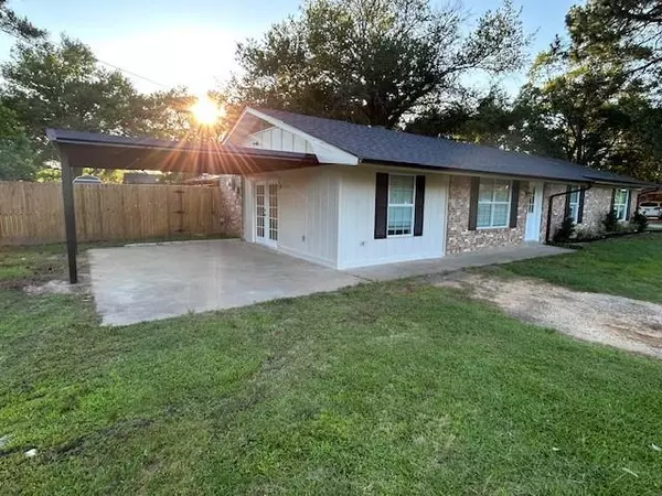 Van, TX 75790,219 N Oak Place