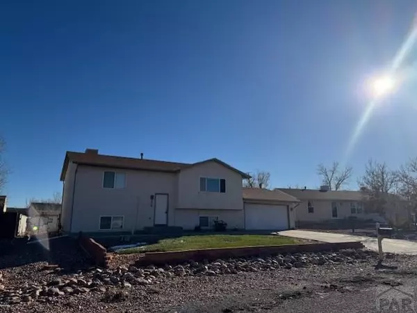 236 E Beshoar Dr, Pueblo West, CO 81007