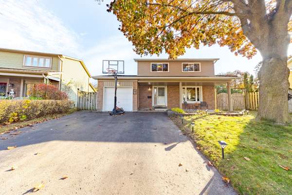 5 Chantel CT, Clarington, ON L1C 3P3