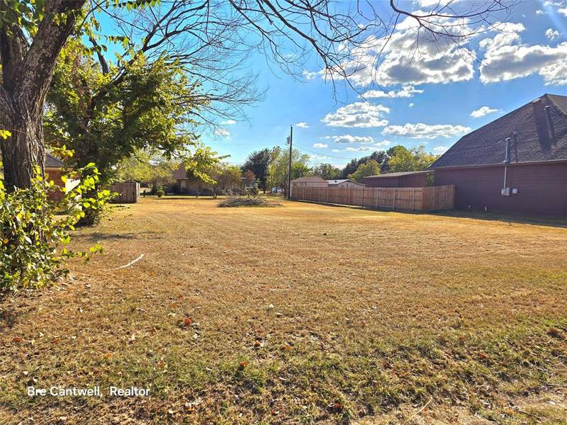 107 Meadow Heath Street, Gun Barrel City, TX 75156