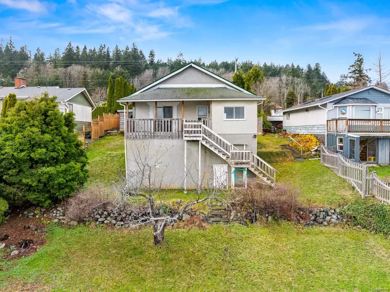 5642 Island Hwy S, Union Bay, BC V0R 3B0