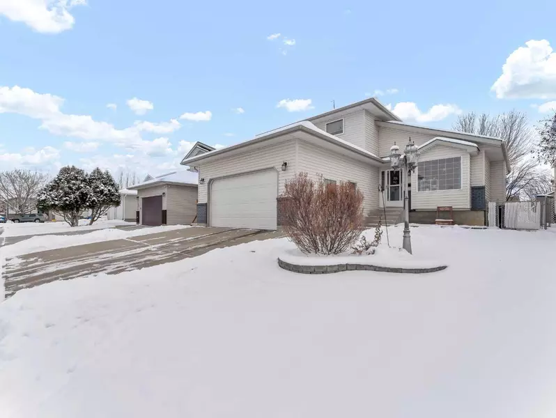 15 Storrs CRES SE, Medicine Hat, AB T1B4J4