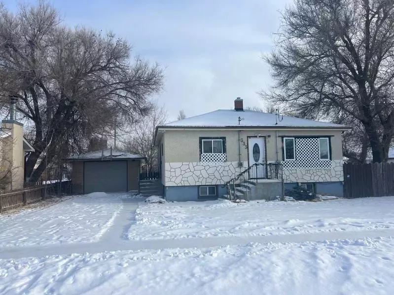 333 1 ST Southwest, Redcliff, AB T0J 2P0