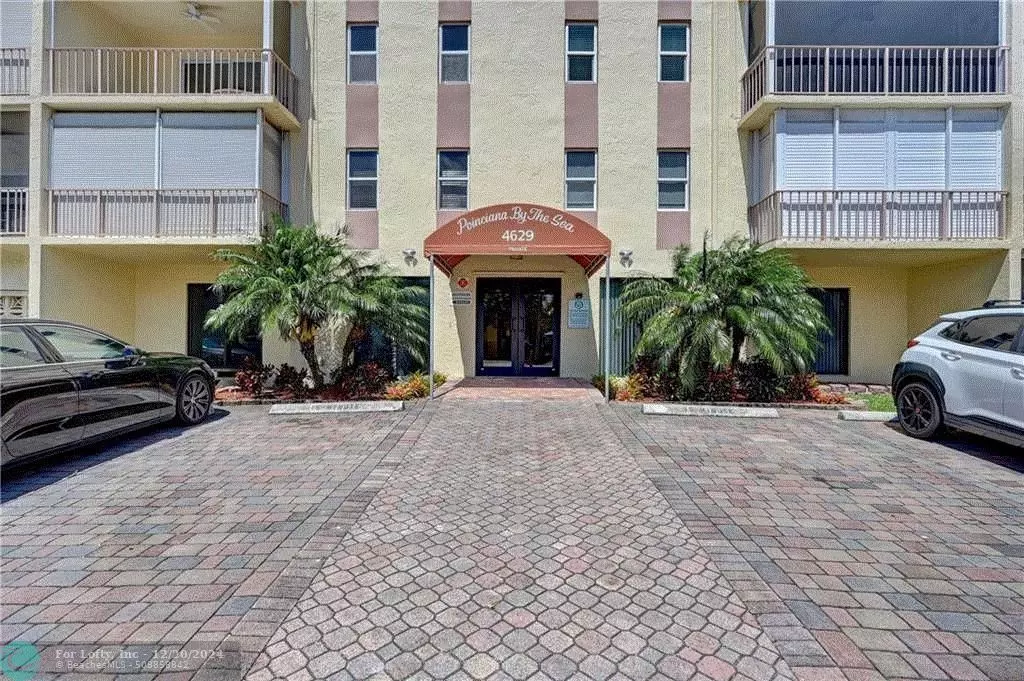 Lauderdale By The Sea, FL 33308,4629 Poinciana St  #321