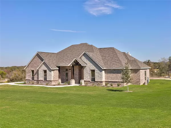 Weatherford, TX 76085,300 Spanish Oak Court