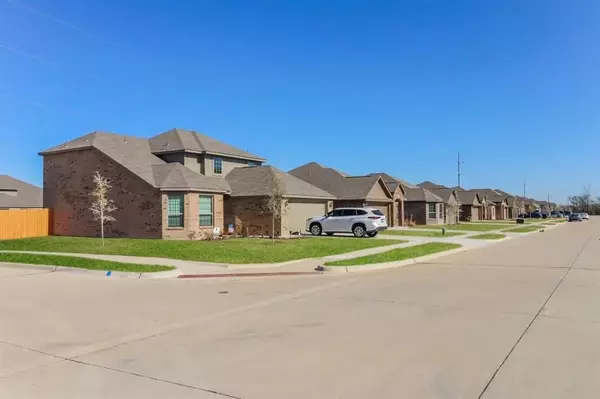 1109 Wheatfield Lane, Crowley, TX 76036