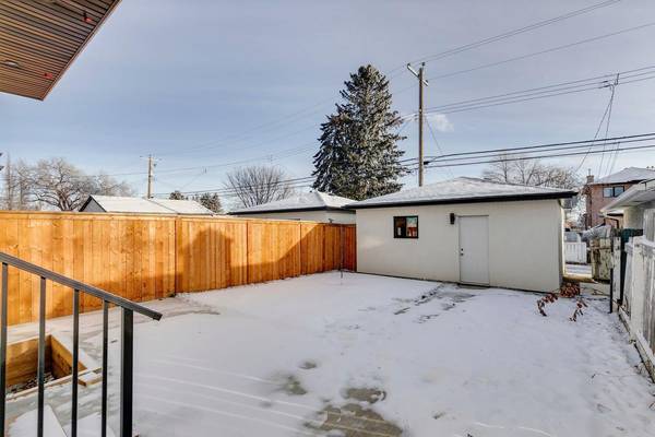 Calgary, AB T3C 1X6,1420 41 ST Southwest