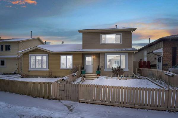 144 Castlebrook Rise Northeast, Calgary, AB T3J 1P1