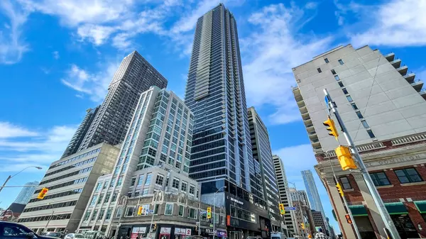 395 Bloor ST E #4206, Toronto C08, ON M4W 0B4