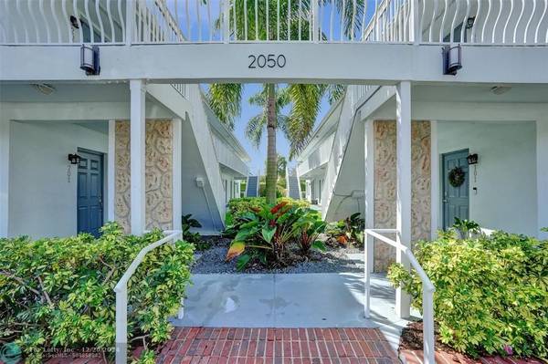 2050 NE 39th St  #207, Fort Lauderdale, FL 33308