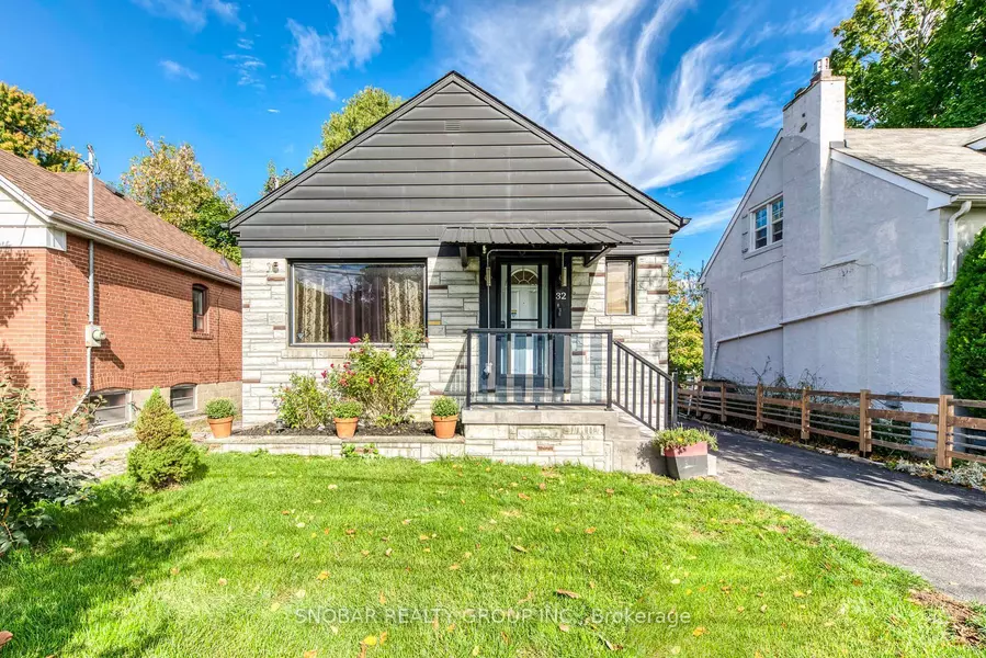 32 Dixon RD, Toronto W09, ON M9P 2L3