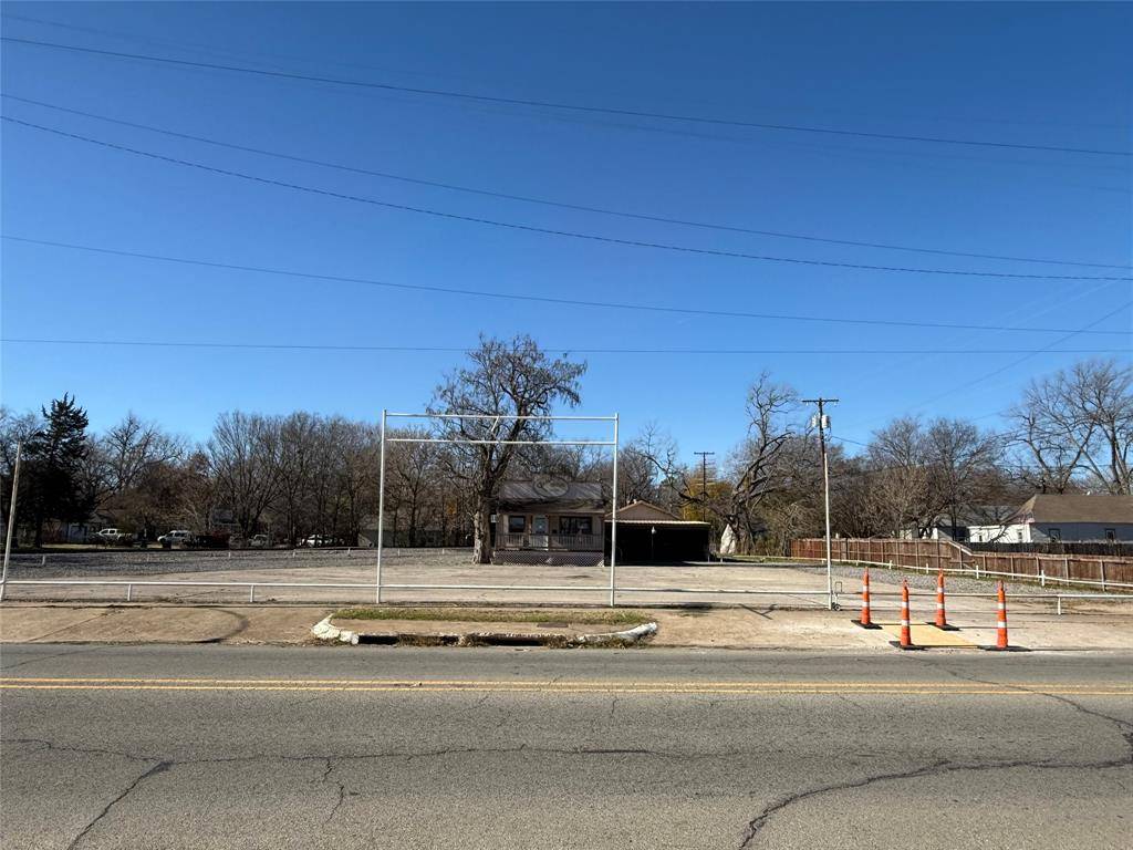 Denison, TX 75020,519 S Armstrong Avenue