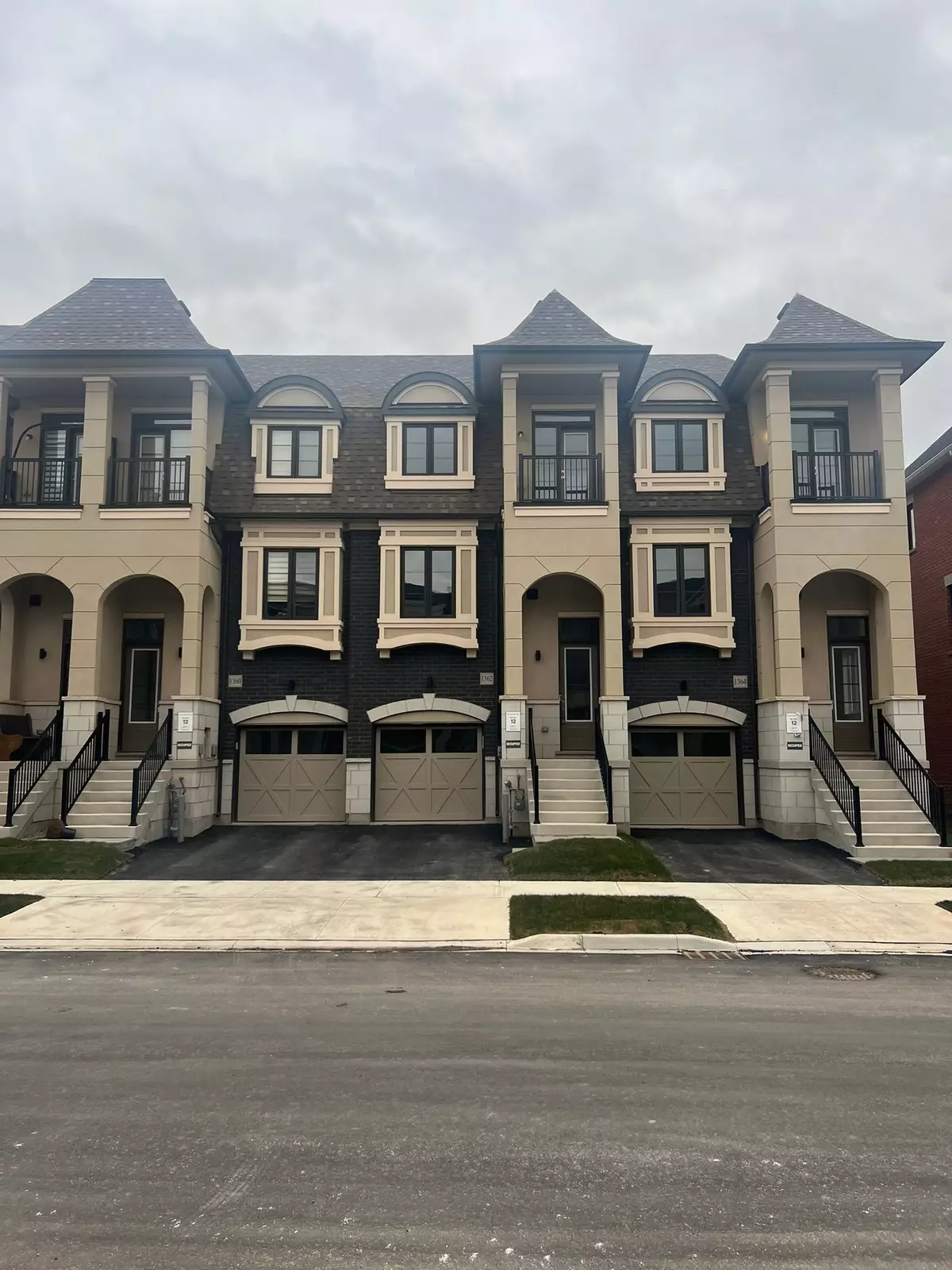 Oakville, ON L6M 4L8,1362 Kaniv ST