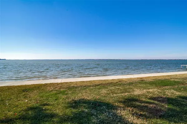 Rockwall, TX 75087,1412 S Lakeshore Drive