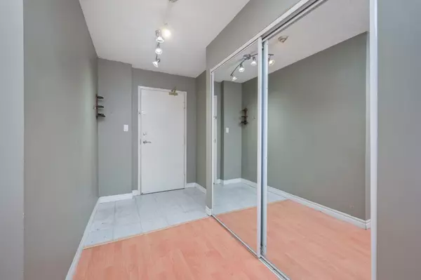 Mississauga, ON L5B 3W4,350 Webb DR #308