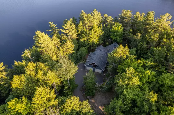 Lake Of Bays, ON P0B 1A0,1042 Truscott PL