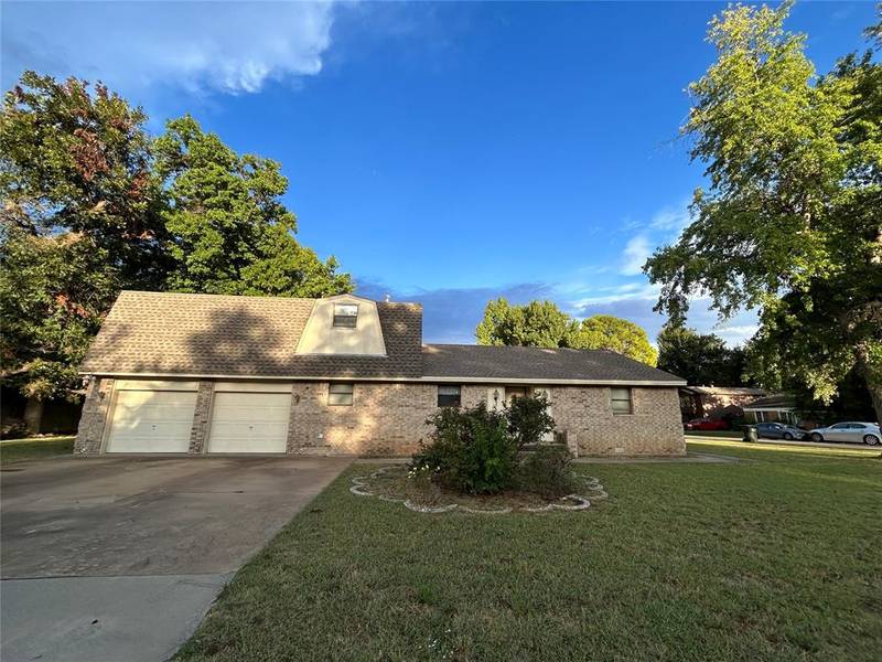 531 S Berry Road, Norman, OK 73069