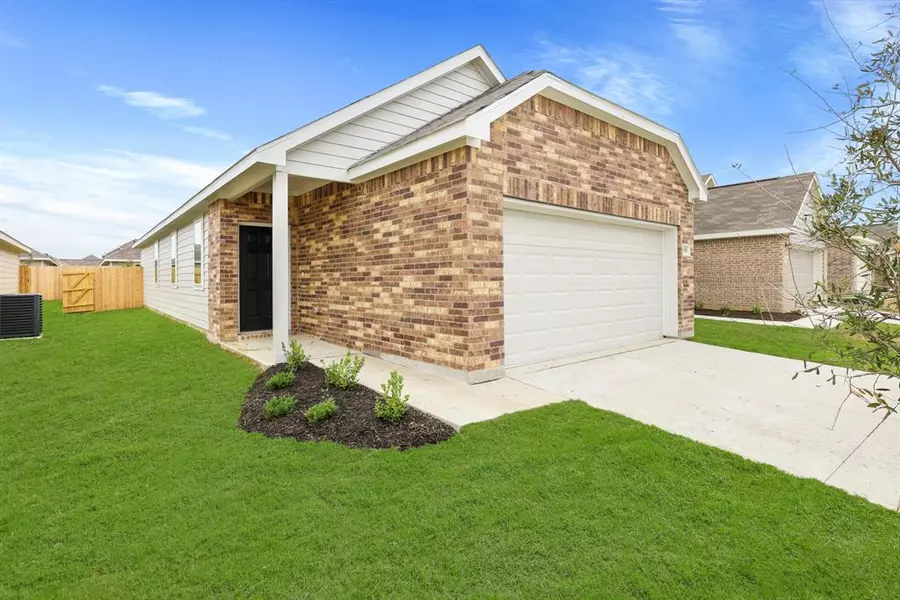 108 Arango Way, Everman, TX 76140