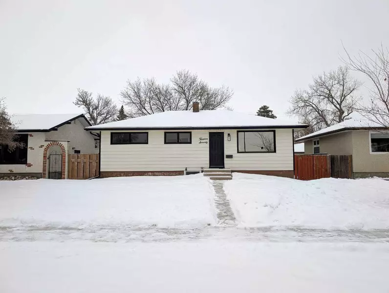 1370 McKenzie CRES NW, Medicine Hat, AB T1A 6Y4