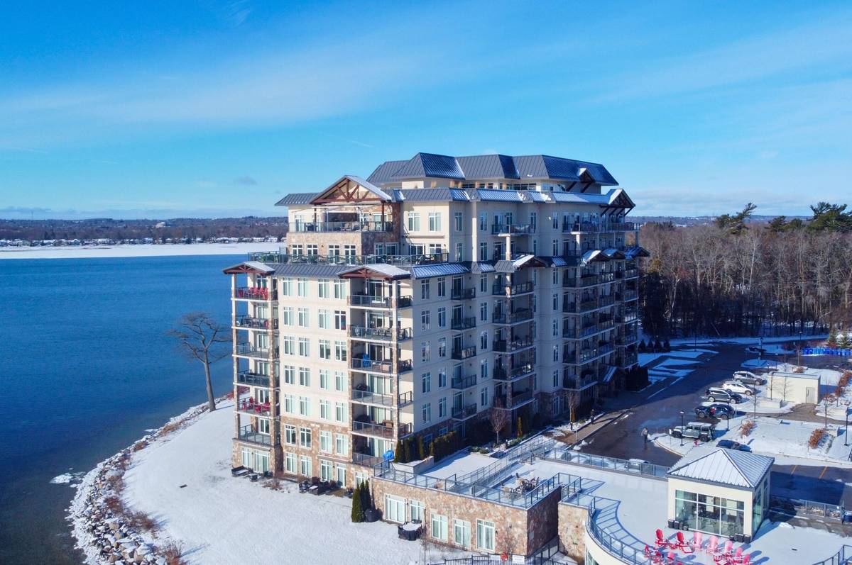 Orillia, ON L3V 8K4,90 Orchard Point RD #401