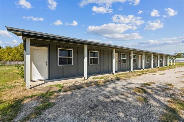 908 E Jefferson Avenue, Whitney, TX 76692