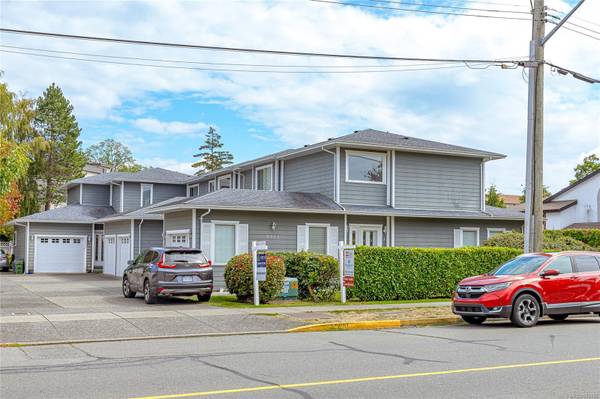 9903 Resthaven Ave #3, Sidney, BC V8L 3E9