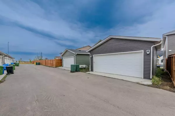 Calgary, AB T3R 1Y2,116 Sage Hill CRES NW