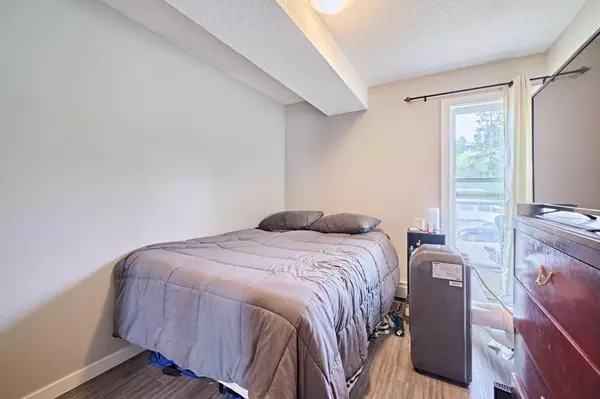 Calgary, AB T2T3C3,1820 9 ST Southwest #303