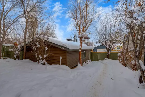 Calgary, AB T2X 1A6,28 Midlawn PL SE