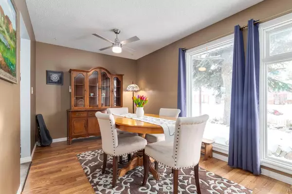 Calgary, AB T2X 1A6,28 Midlawn PL SE