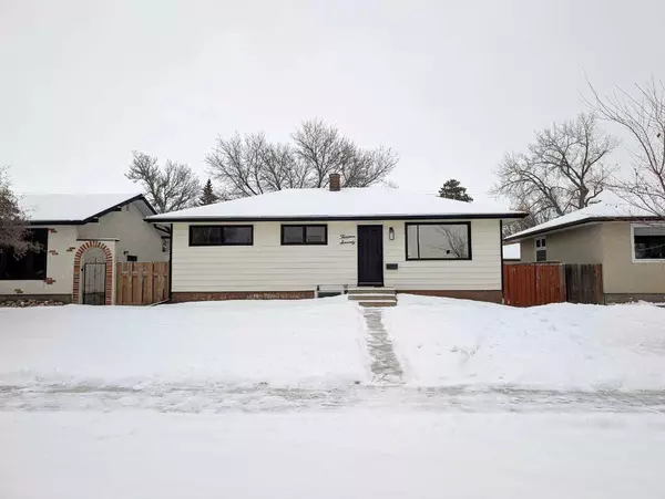 1370 McKenzie CRES Northwest, Medicine Hat, AB T1A 6Y4