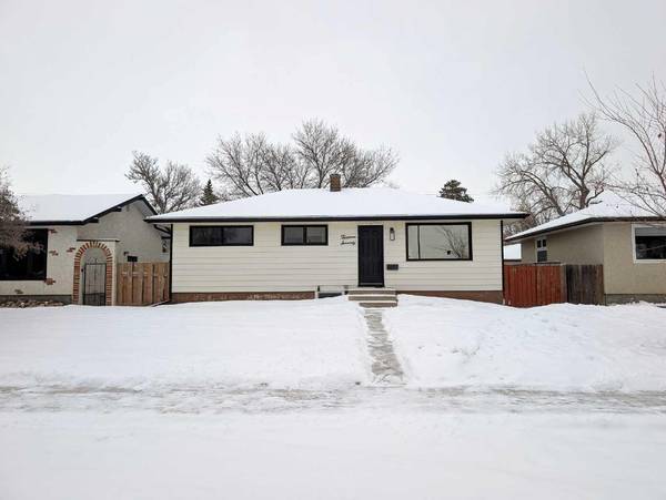 1370 McKenzie CRES Northwest, Medicine Hat, AB T1A 6Y4