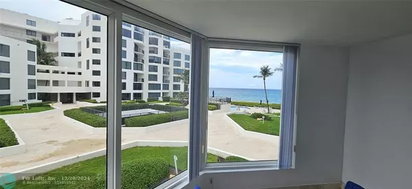 Highland Beach, FL 33487,2575 S Ocean Blvd  #107S