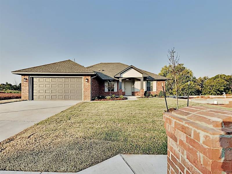 7037 Hidden Trails Lane, Warr Acres, OK 73132