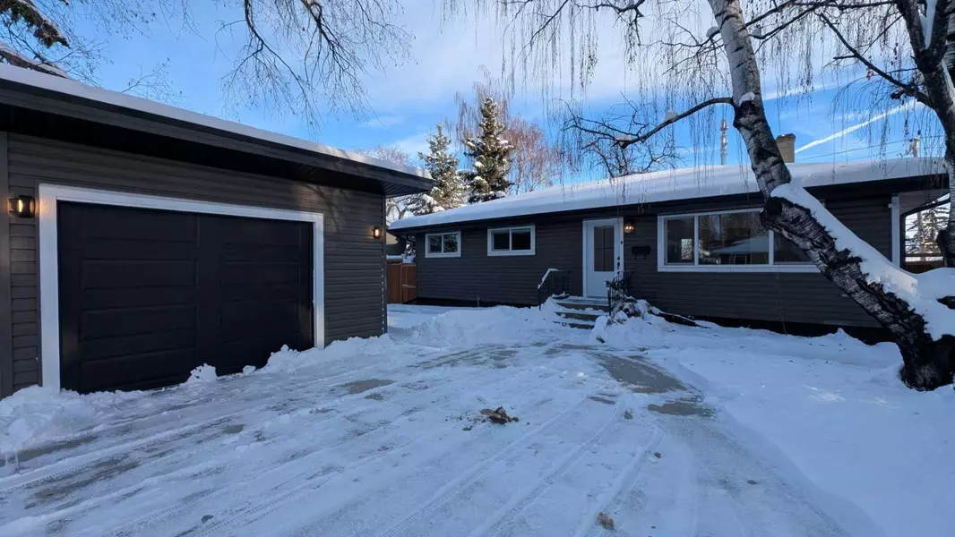 8232 5 ST Southwest, Calgary, AB T2V 1C5