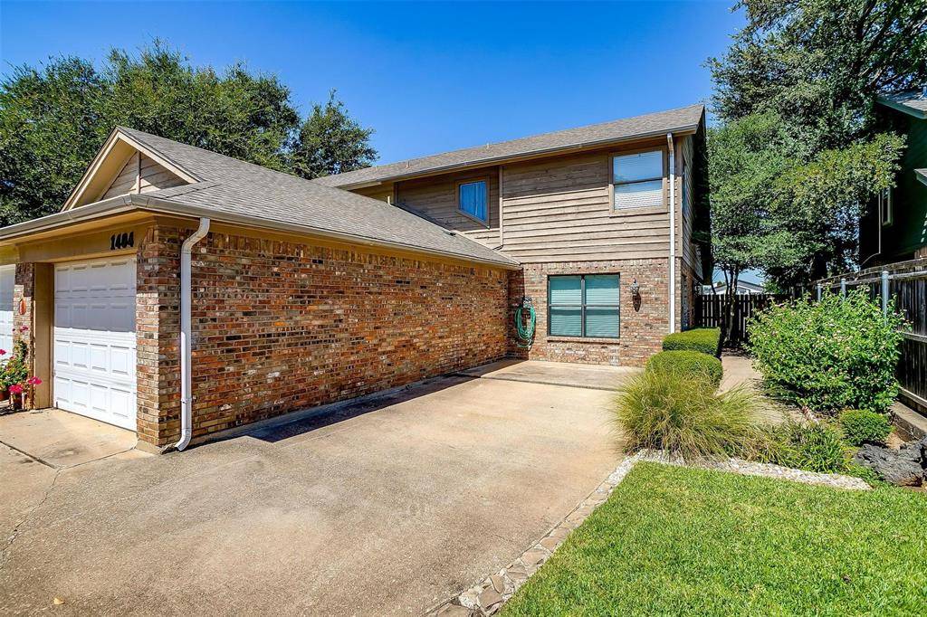 1404 Palmnold Circle W,  Fort Worth,  TX 76120