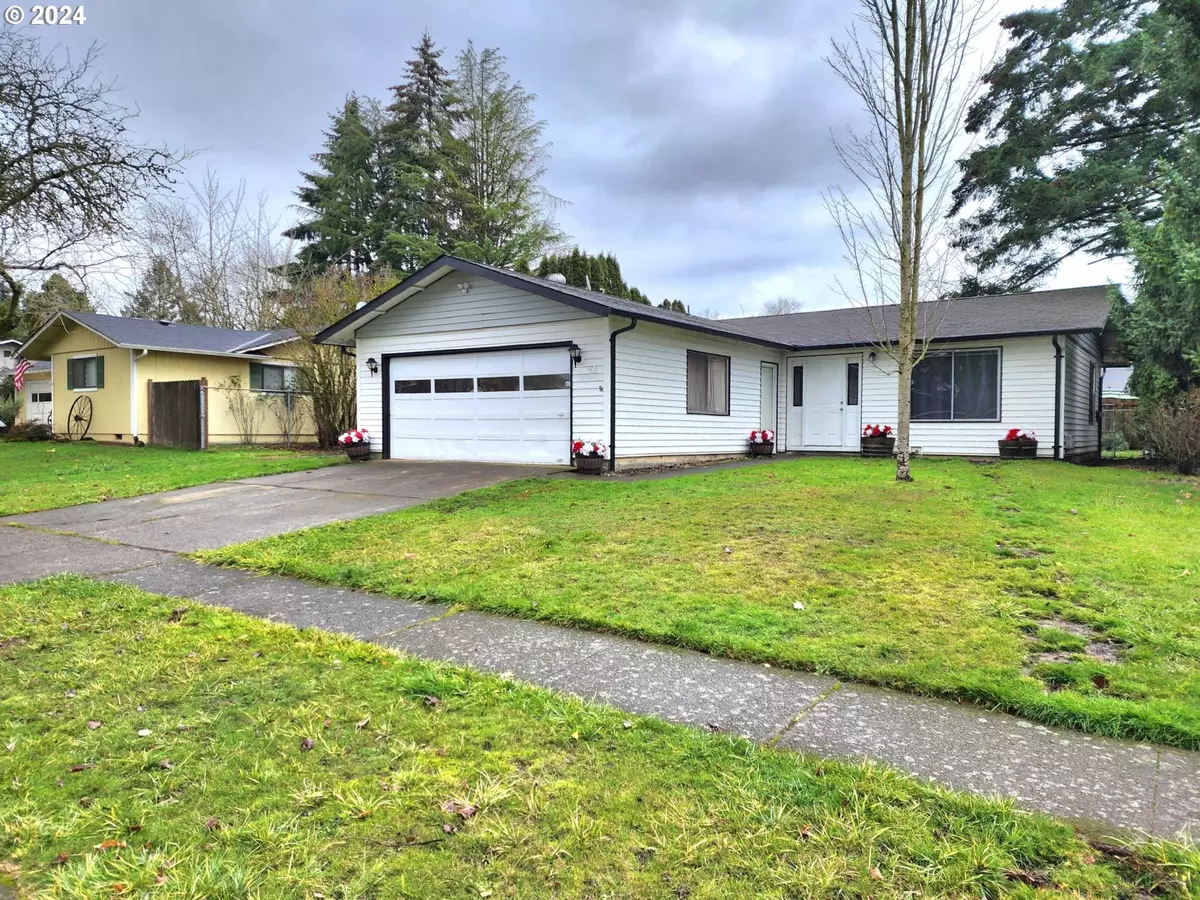 Newberg, OR 97132,900 N HULET AVE