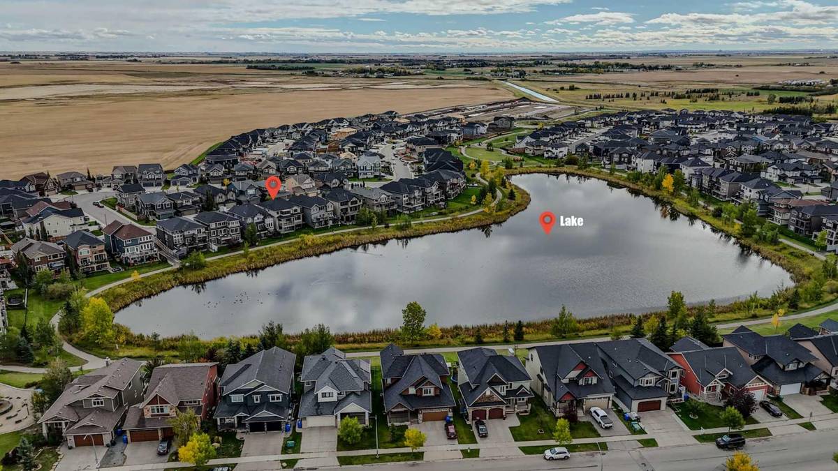 Chestermere, AB T1X0V1,128 Kinniburgh LOOP