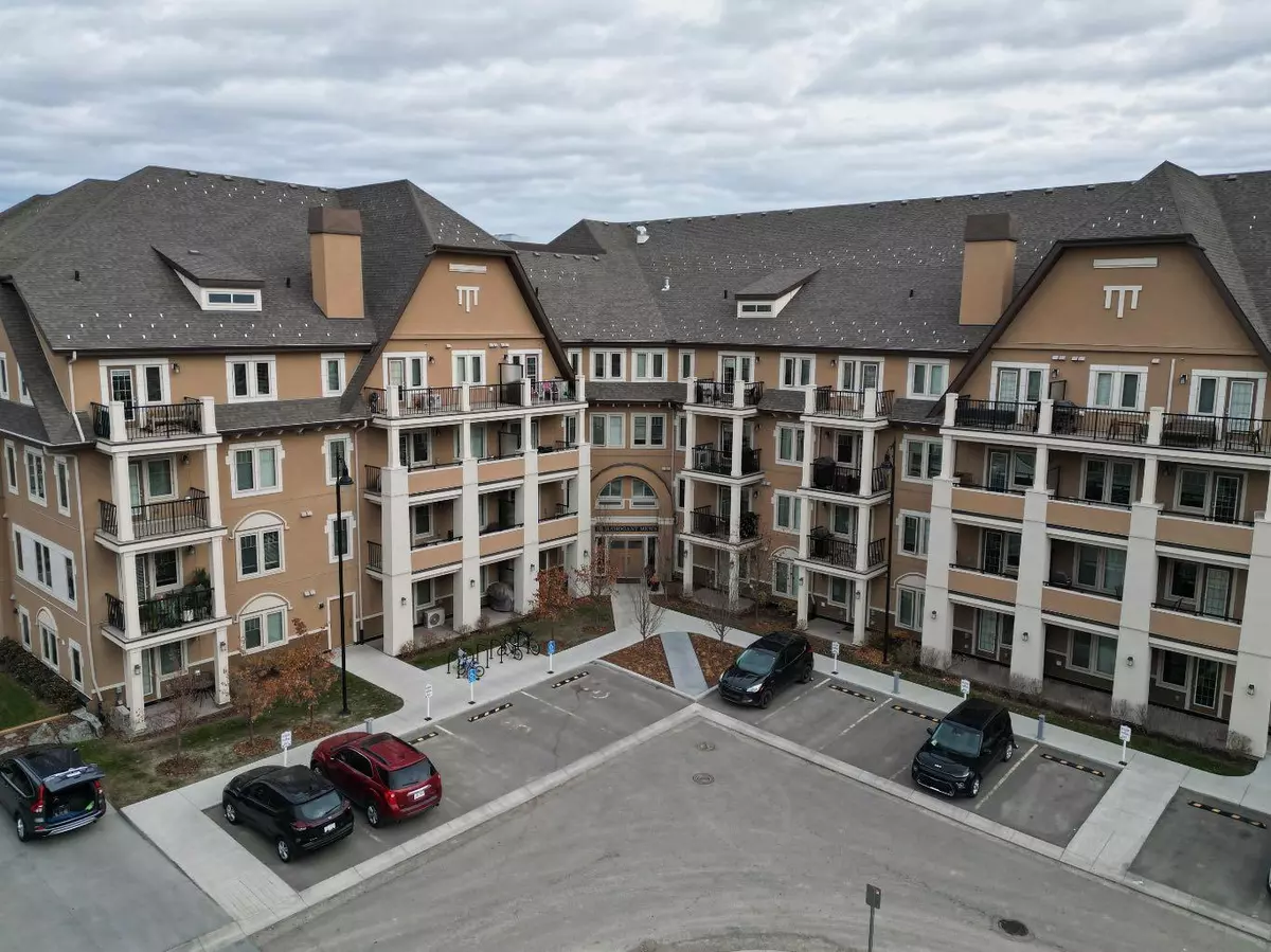 Calgary, AB T3M 3H4,30 Mahogany Mews SE #207