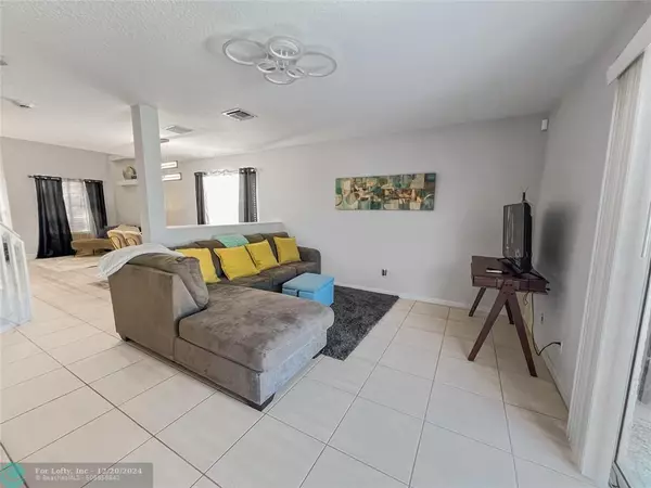 Pompano Beach, FL 33069,1403 Banyan Cir