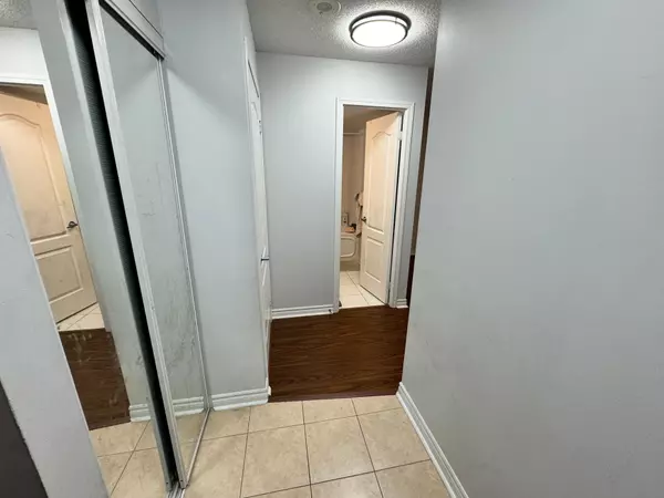 Mississauga, ON L5B 4M2,33 Elm DR W #1909