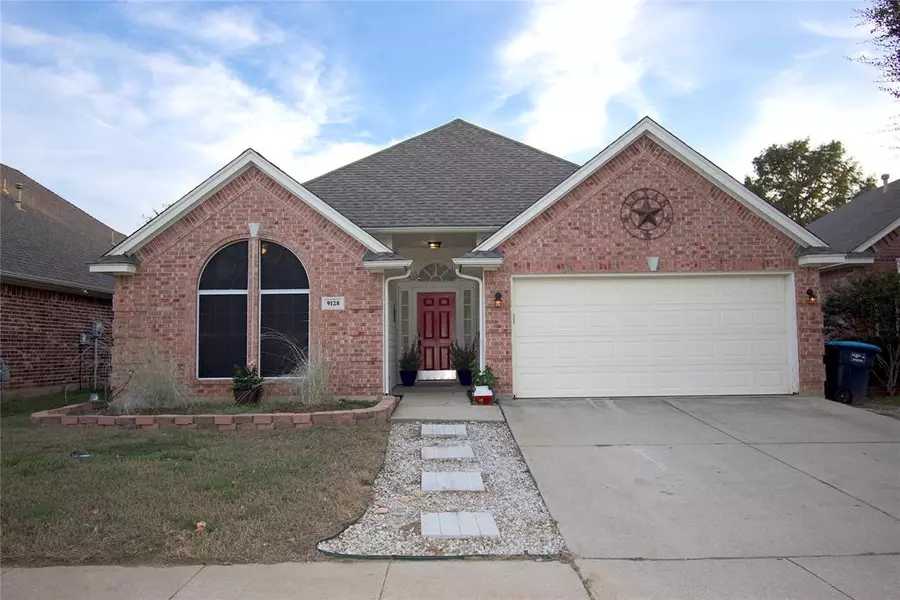 9128 Saranac Trail, Fort Worth, TX 76118