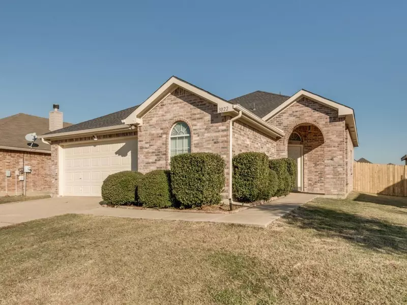 3022 Lake Side Drive, Sanger, TX 76266